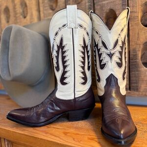 Super Cool Vintage Nocona Cowboy Boots Size 8